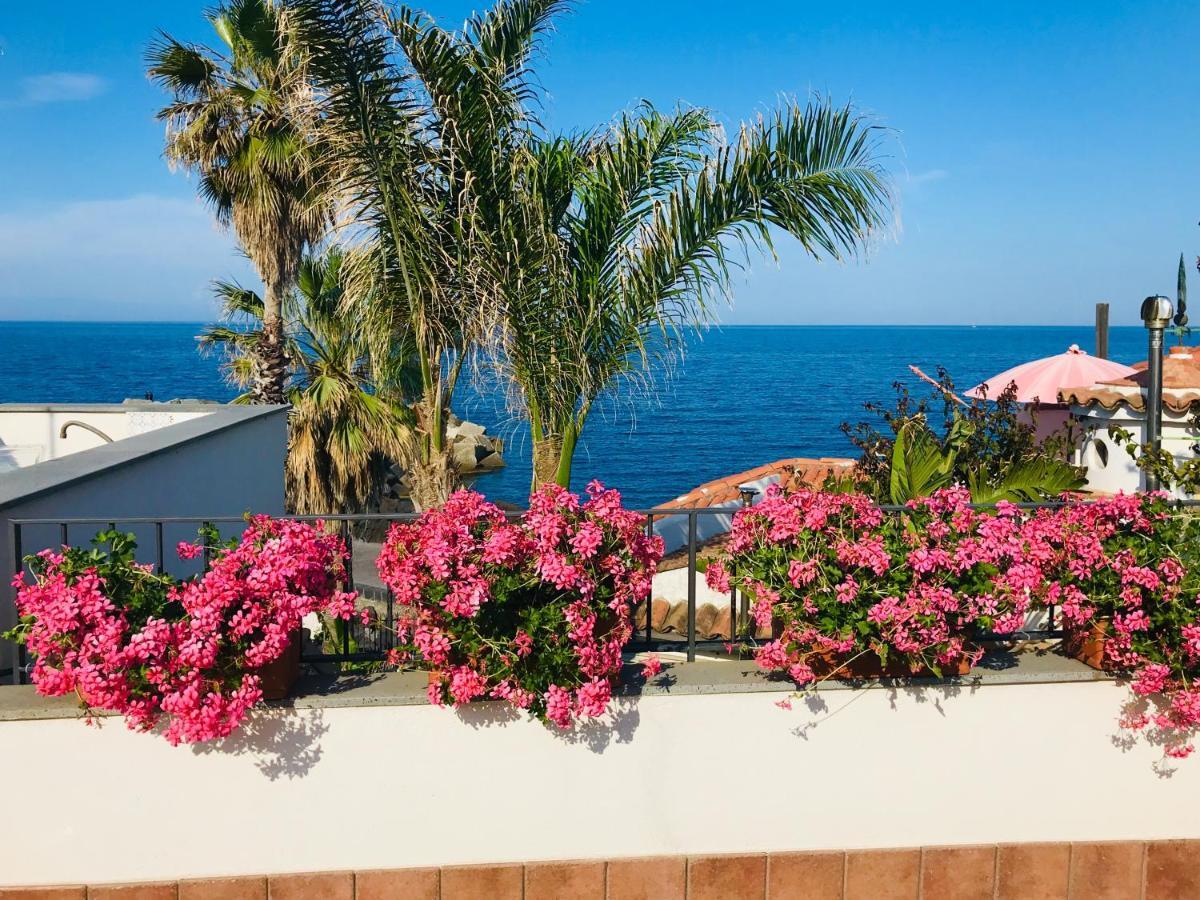 Blue54 - Pozzillo Sul Mare Fra L'Etna E Taorminaヴィラ エクステリア 写真